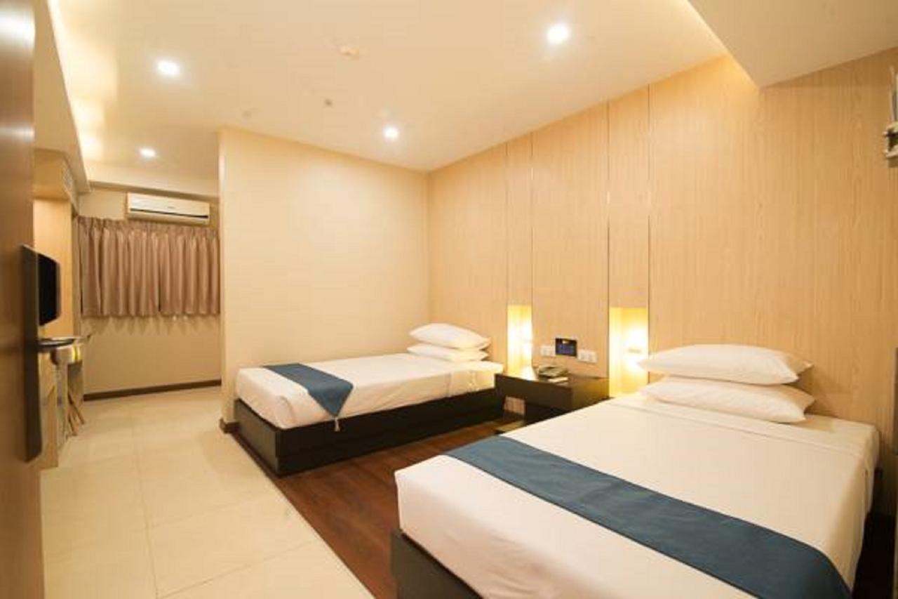 Eastern Hotel Rangoon Buitenkant foto